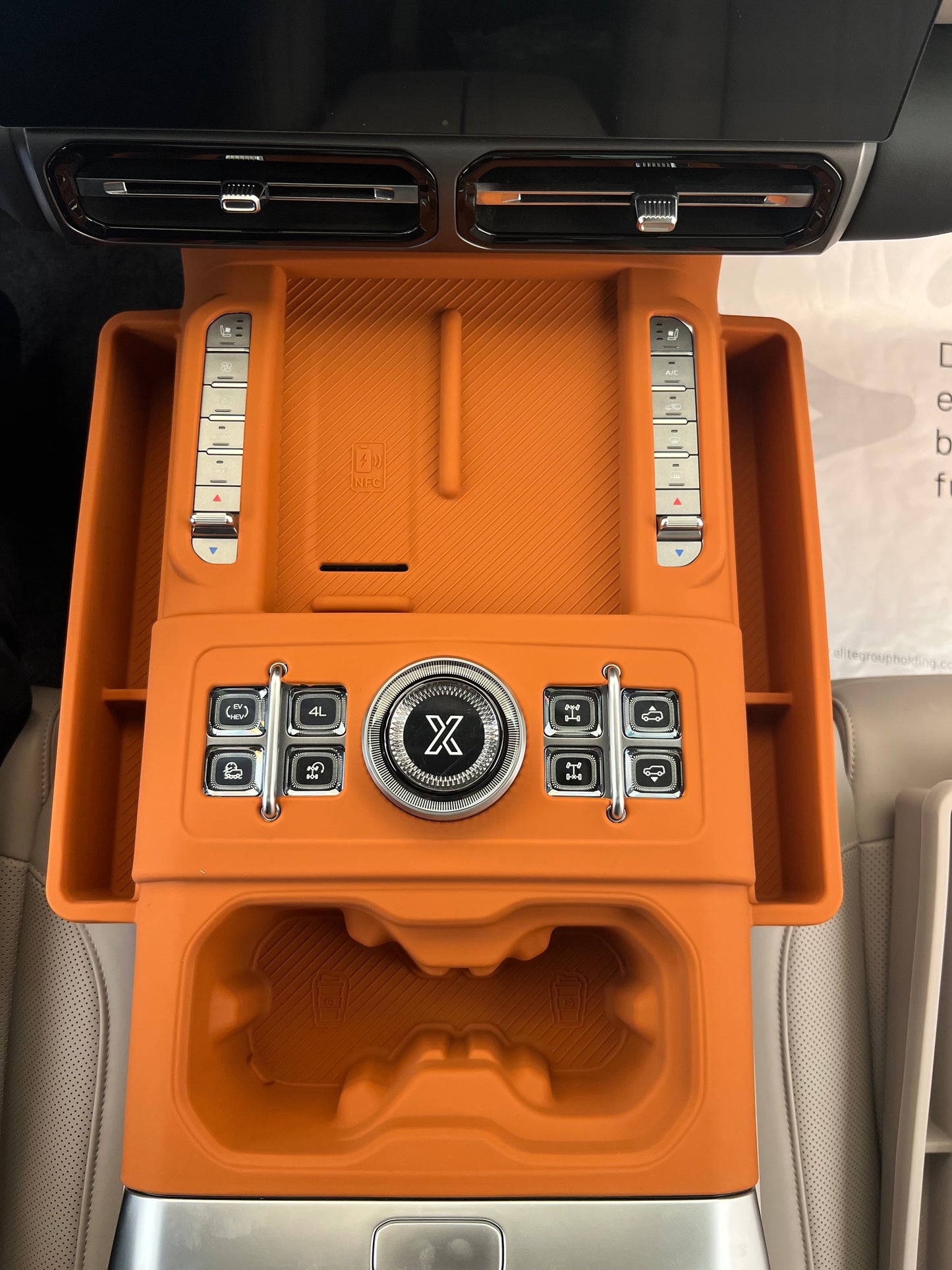 Jetour G700 Central Console Orange
