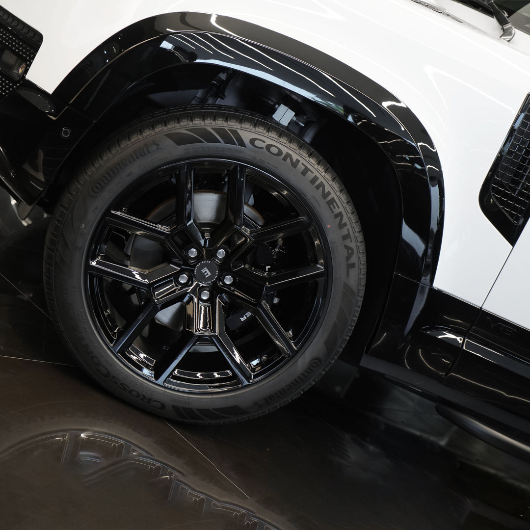 AFTERMARKET WHEEL ARCH PROTECTION KIT - VPLEP0507 - GLOSSY BLACK (130)