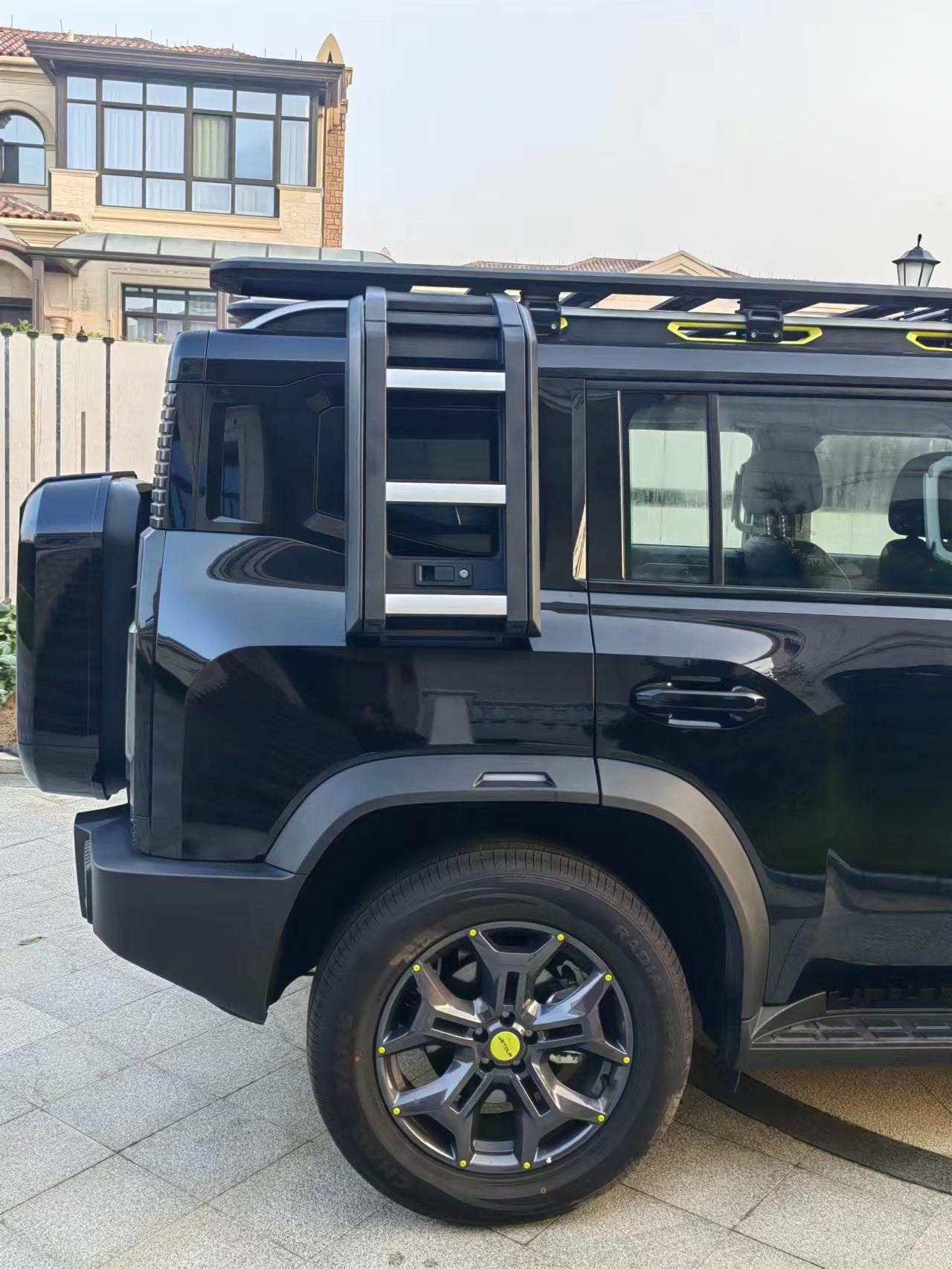 Jetour T2 Rear Ladder - Defender Design (Silver)