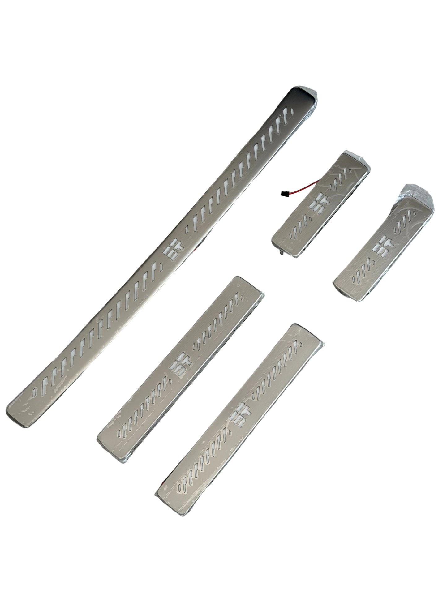 Jetour G700 Illuminated Door Sill Scuff Plates& Tailgate Protector Set