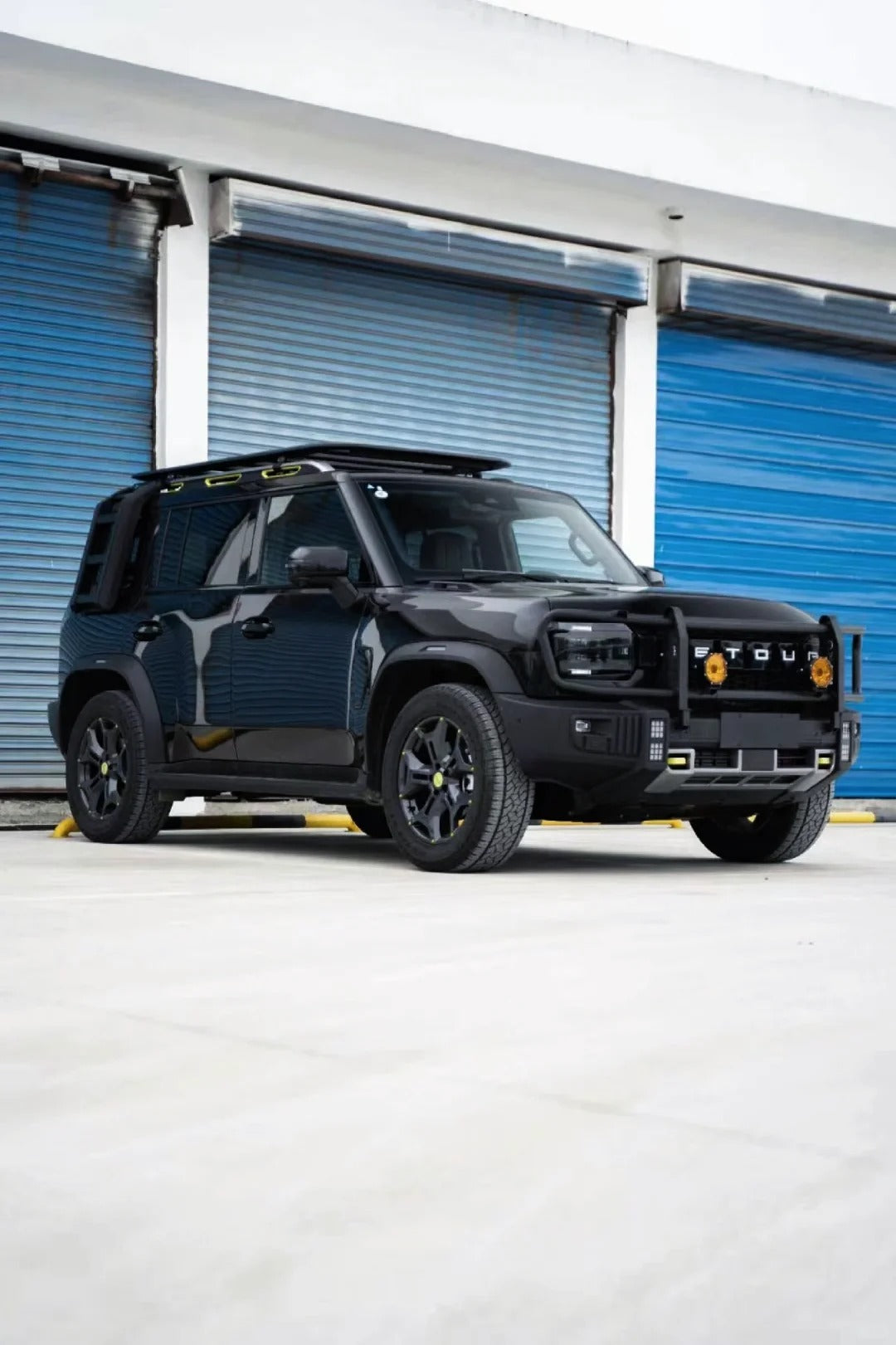 Jetour T2 Rear Jetour T2 Rear Ladder - Defender Design (Black) – Elite International ...