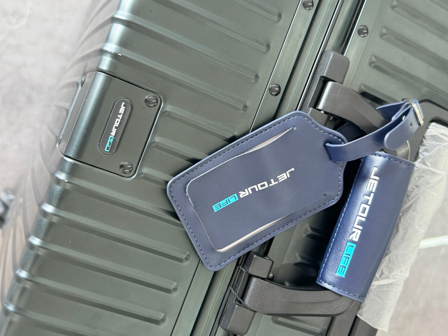 EXPLOLER BUSINESS TRAVELTROLLEY CASE.    Your organization's data cannot be pasted here.