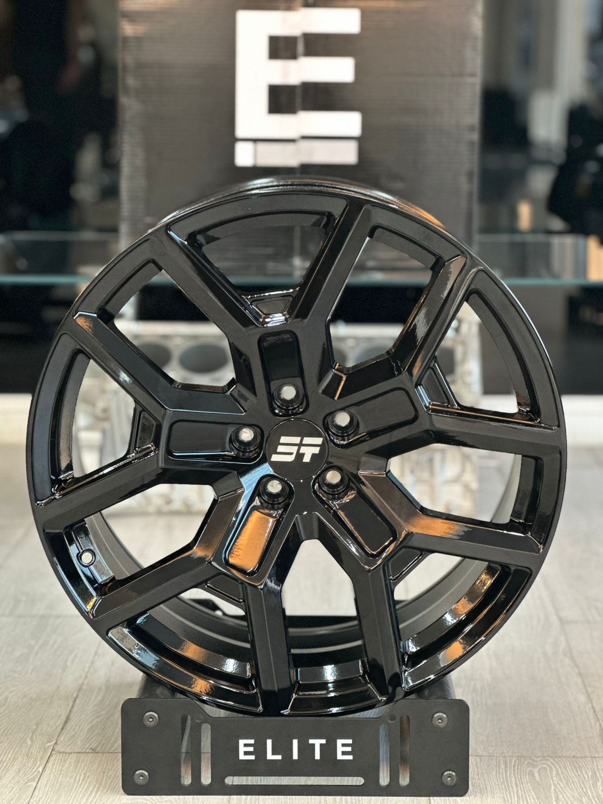 JETOUR RIMS 20 INCH GLOSSY BLACK